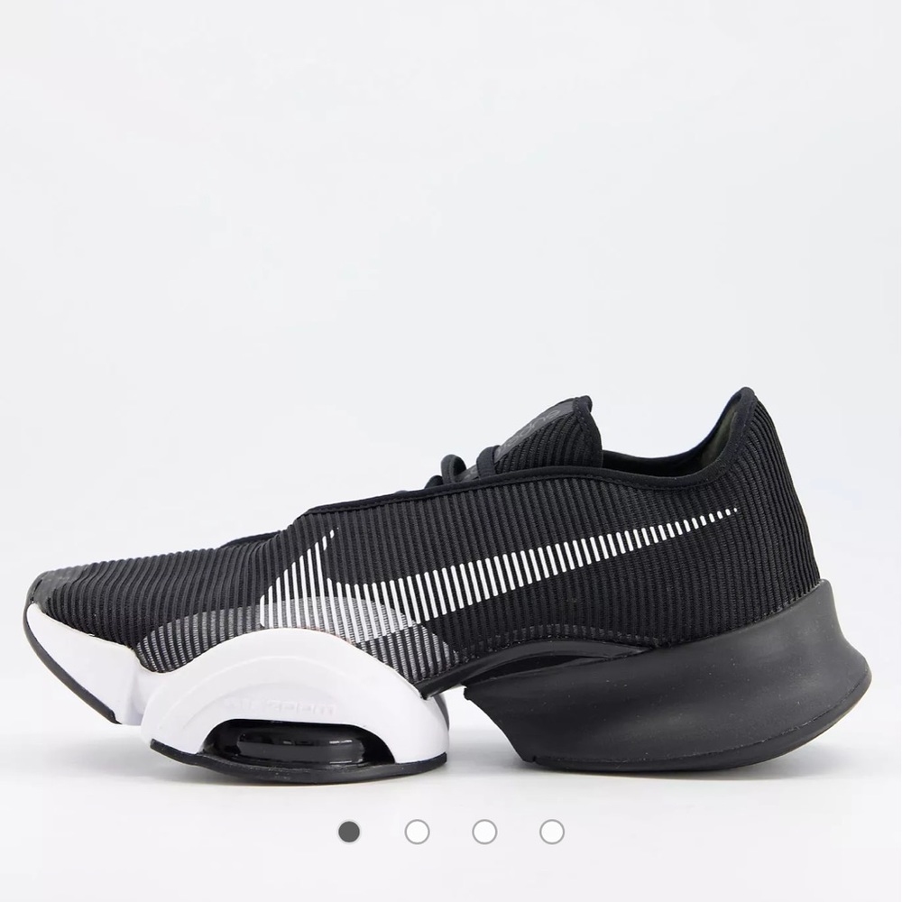 Women’s Nike Training Air Zoom SuperRep black and white size11 (fits like 10)